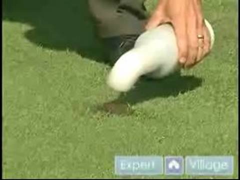 Golf Course Etiquette : Divot Etiquette on the Golf Course