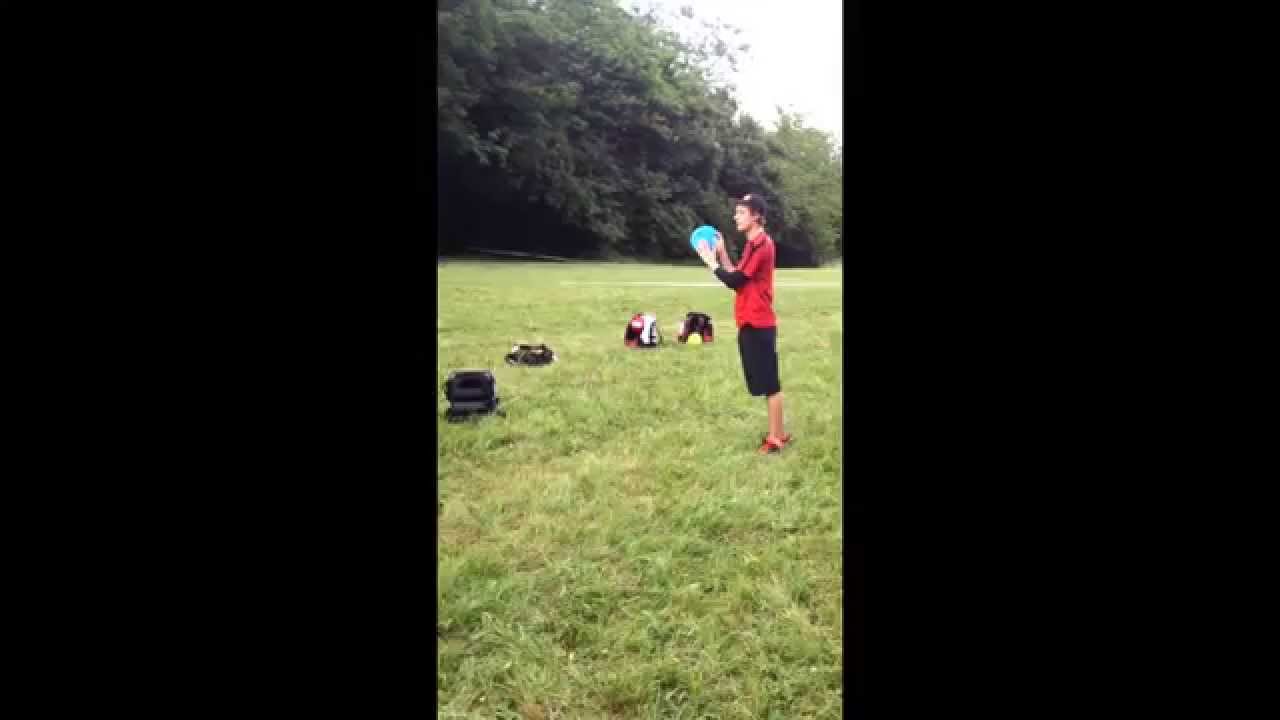 Disc Golf: crazy distance throws with putters (Simon Lizotte & Avery Jenkins; 14.6.2014, Eisenstadt)