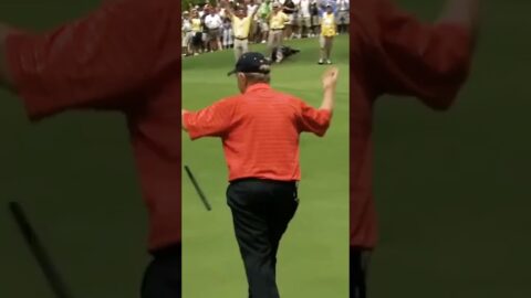 Jack Nicklaus casually SINKS 100ft putt! 🤯